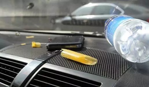 【天嬌用車學(xué)】暴曬后的汽車究竟有多毒？超乎你想象
